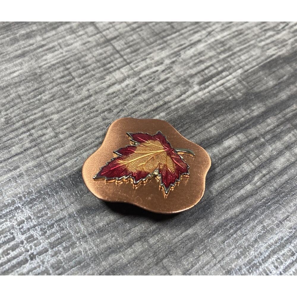 Vintage Enameled Maple Leaf Brooch On Copper Autumn Fall Tones - Picture 3 of 8
